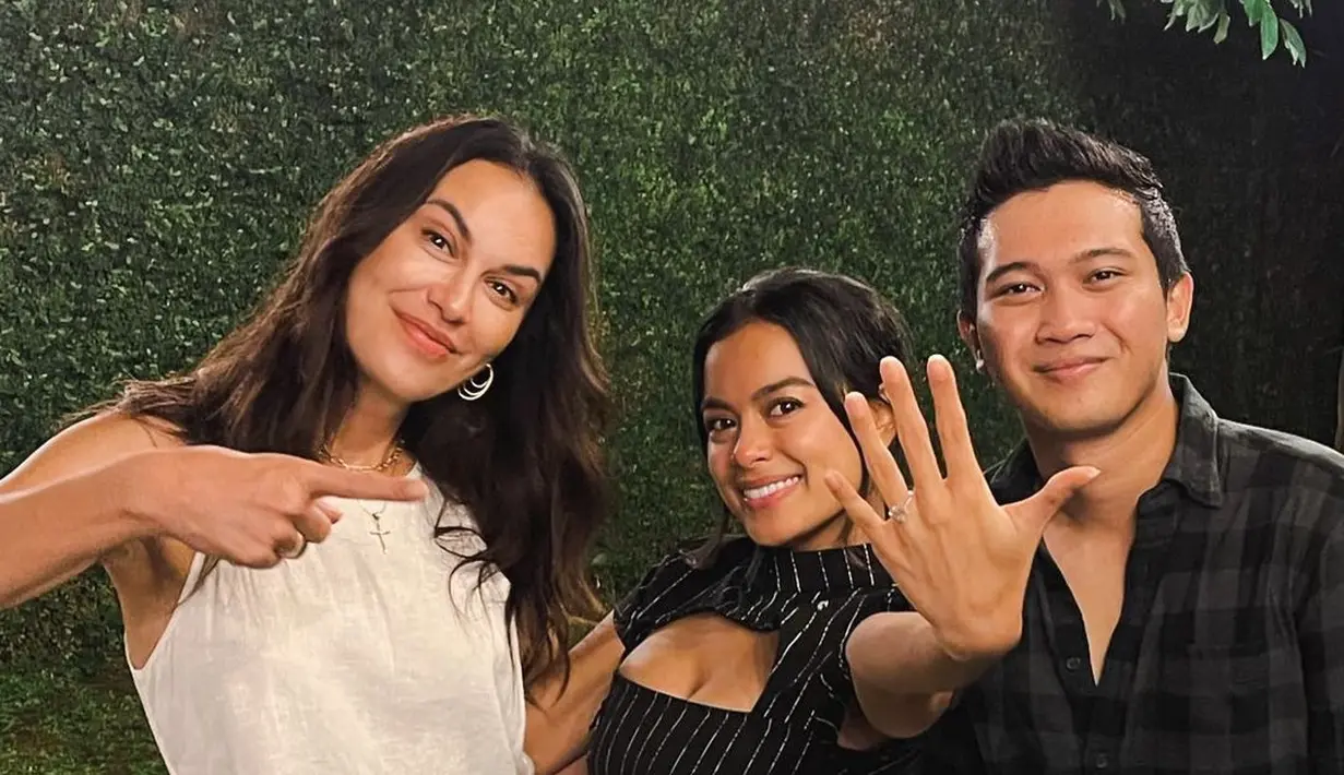 Eva Celia dan Demas Narawangsa (Instagram/sophia_latjuba88)