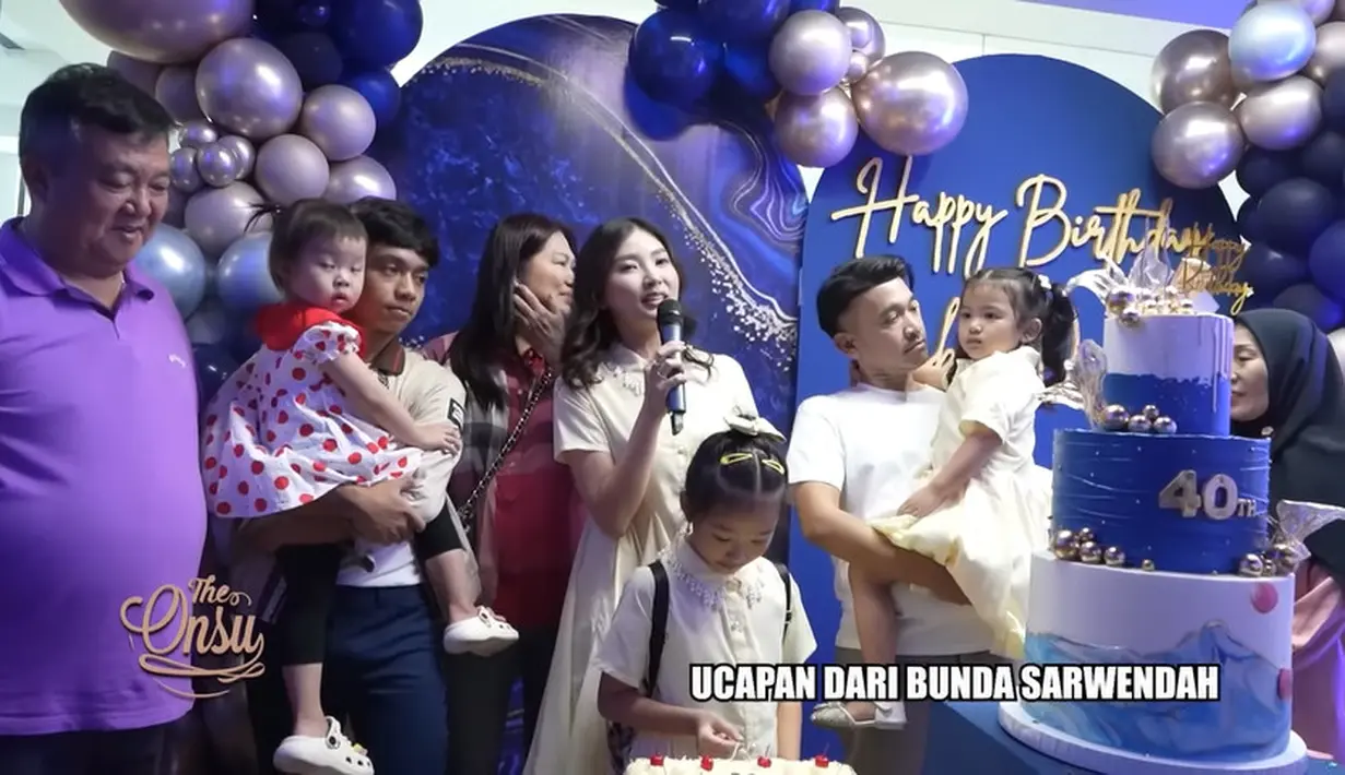 Satu per satu keluarganya memberikan doa dan harapan kepada Ruben. Dari mulai Sarwedah hingga anak-anaknya.[Youtube/The Onsu Family]