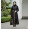 Model Gamis Abaya Hitam dengan Kombinasi Bahan/Tekstur (Ilustrasi AI)