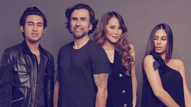 [Bintang] Sudah 10 Tahun Berumah Tangga, 8 Pasangan Artis Indonesia Ini Tetap Romantis