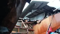 Tidur Saat Hujan Deras, Pria di Matraman Terluka Tertimpa Atap Roboh