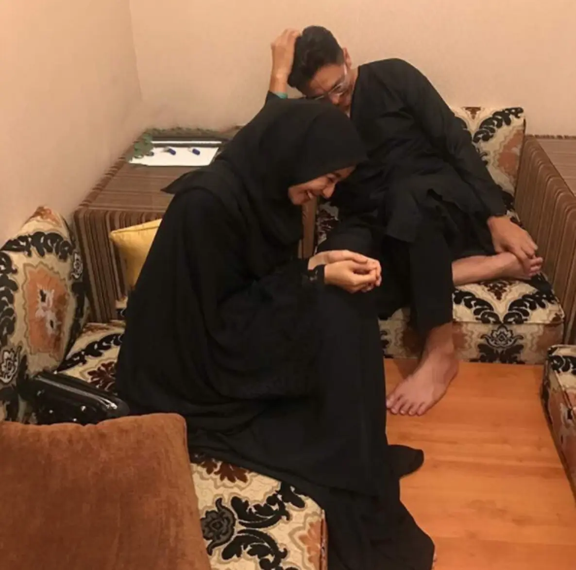 Giliran Engku Emran menjumpai Laudya Cynthia Bella di Jakarta pada 3 Juni 2017. (Instagram @iamkumbre)