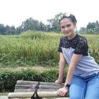 Pemain sinetron Cut Meyriska mengungkapkan kesan-kesannya bepergian dan menikmati jalan-jalan di Yogyakarta