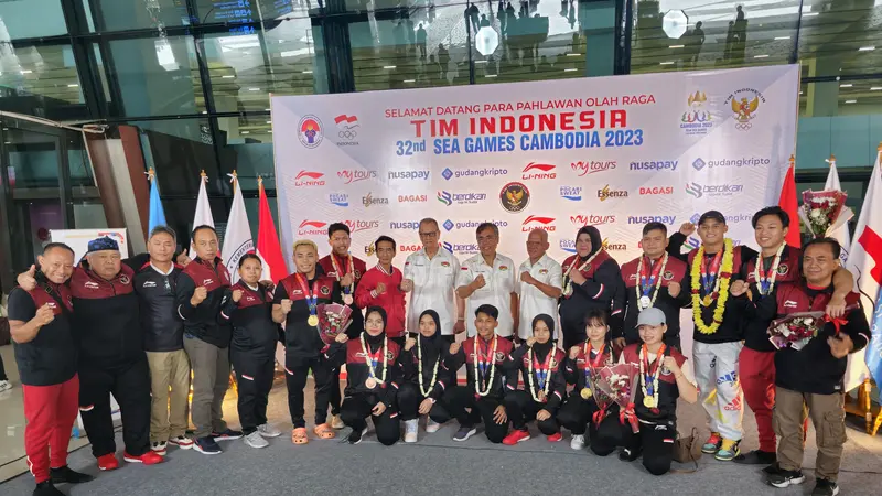 Tim angkat besi Indonesia di SEA Games 2023