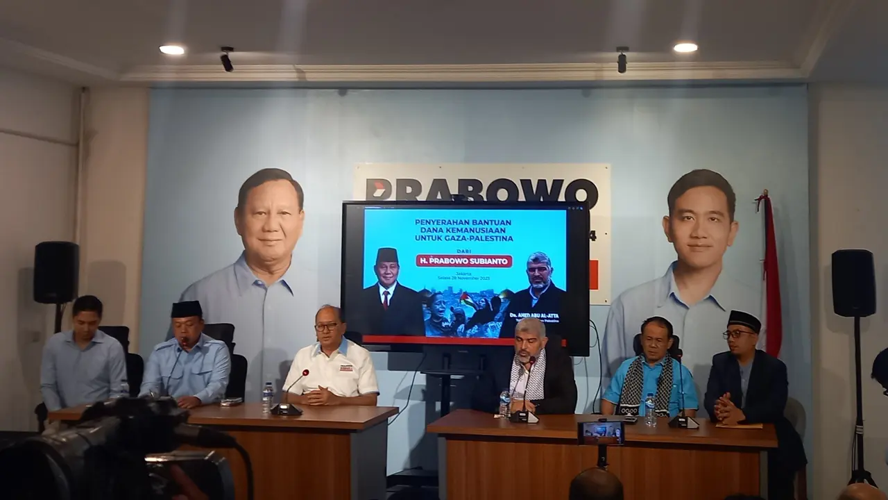 Tim Kampanye Nasional (TKN) Pasangan Calon Presiden Prabowo Subianto dan Gibran Rakabuming Raka menyerahkan bantuan kemanusiaan senilai Rp5 miliar untuk rakyat Palestina.