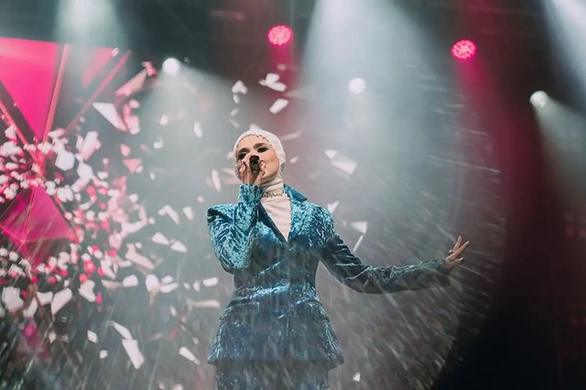 Mulan Jameela saat konser (Instagram/mulanjameela1)
