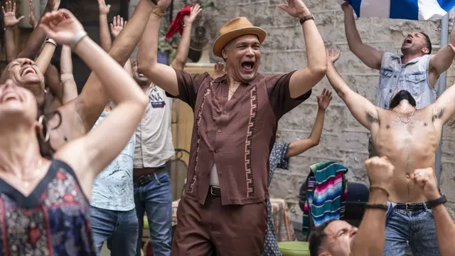 Salah satu adegan musikal di In The Heights. (Foto: Warner Bros. Pictures/ IMDb)