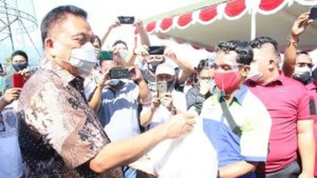 Gubernur Sulut Olly Dondokambey dalam sebuah kegiatan seremonial, Sabtu (1/5/2021).