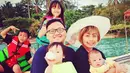 Begini potret kebahagiaan Pinkan Mambo bersama sang suami dan keempat anaknya. (Foto: instagram.com/pinkan_mambo)