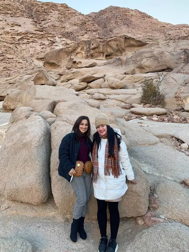 Felicya Angelista menikmati liburannya bersama sang mama (Instagram/ maminovita)