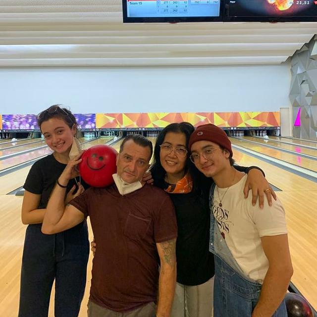 6 Momen Keluarga Megan Domani Main Bowling Bareng Jeremie Moeremans, Makin Dekat