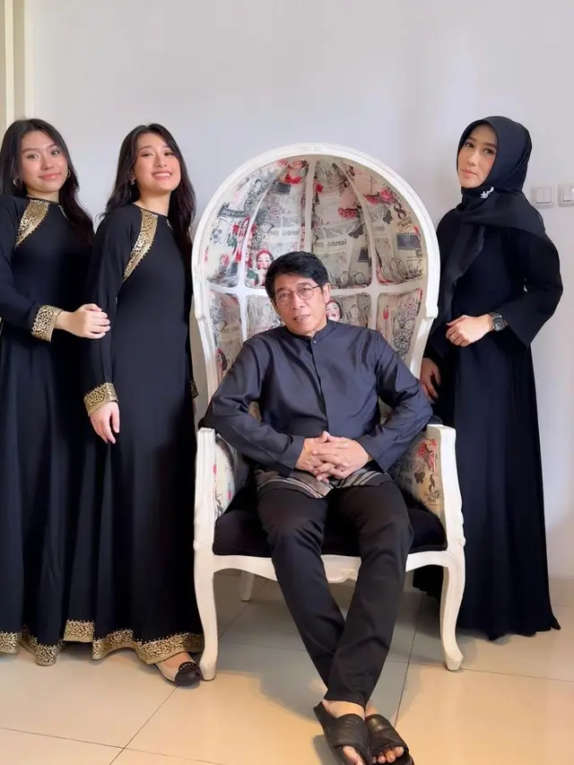Parade Busana Muslim Keluarga Serba Hitam Saat Idul Adha, Dari Olla Ramlan hingga Tasya Farasya