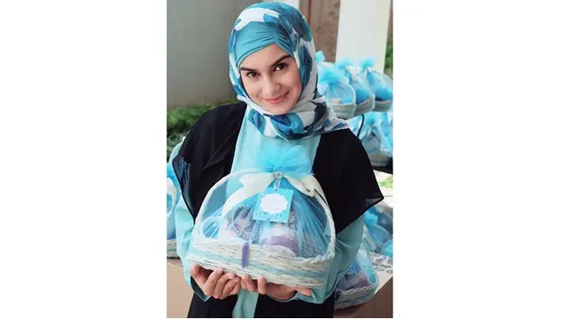 4 Potret Menyejukkan Irish Bella Saat Memakai Hijab, Cantik Banget