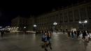Foto yang diambil pada 25 Maret 2023 ini menunjukkan Palacio Real di Madrid dengan lampu dimatikan sebagai bagian dari inisiatif Earth Hour. Earth Hour, yang dimulai di Australia pada 2007, diamati oleh jutaan pendukung di 187 negara, yang mematikan lampu mereka pada pukul 8:30 malam waktu setempat dalam apa yang digambarkan oleh penyelenggara sebagai "gerakan akar rumput terbesar di dunia untuk perubahan iklim". (OSCAR DEL POZO / AFP)