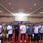 Founder ESQ Group Ary Ginanjar Agustian saat memberikan motivasi kepada 400 jaksa muda peserta Pendidikan dan Pelatihan Pembentukan Jaksa angkatan LXXX (80) di Grand Cempaka Resort, Megamendung, Bogor, Jumat (12/5/2023). (istimewa)