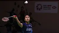 Tunggal putra Indonesia, Anthony Sinisuka Ginting, lolos ke semifinal Indonesia Open 2023 di Istora, Jakarta, Jumat (16/6/2023). (Bola.com/Bagaskara Lazuardi)