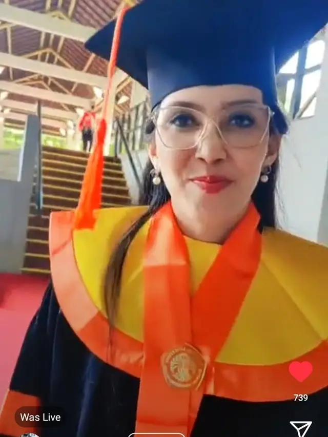 Raih Predikat Cumlaude, Ini 7 Momen Wisuda S3 Rieke Diah Pitaloka
