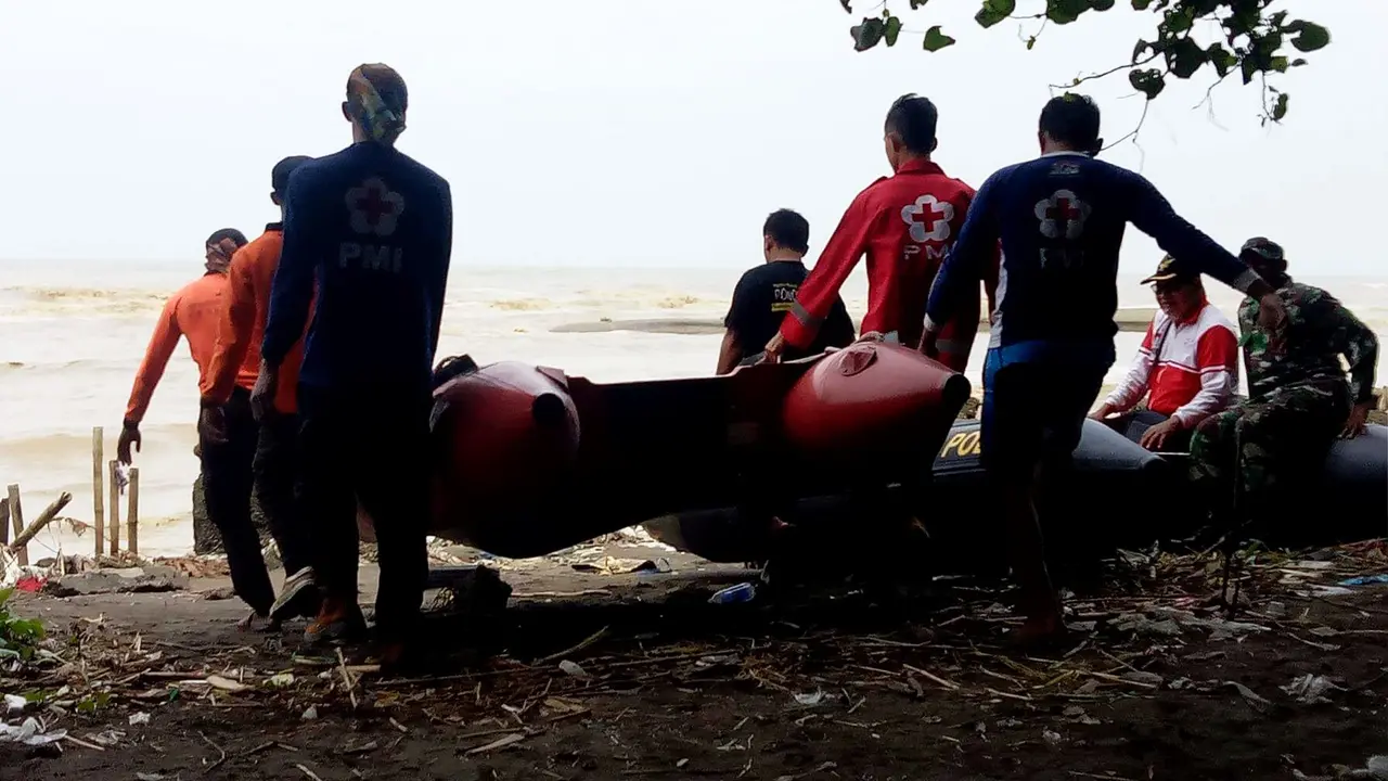 Kapal nelayan tenggelam
