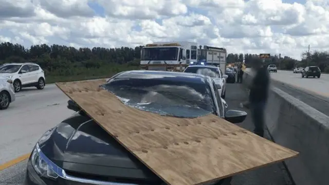 Kumpulan Potret Super Apes yang Menyayat Hati Pencinta Mobil (Boredpanda)