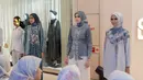 Kali ini juga Klamby mengeluarkan warna hijau dengan motif bunga. Dari kerudung hingga atasan beragam model seperti kemeja hingga tunik.  [dok. Plaza Indonesia]