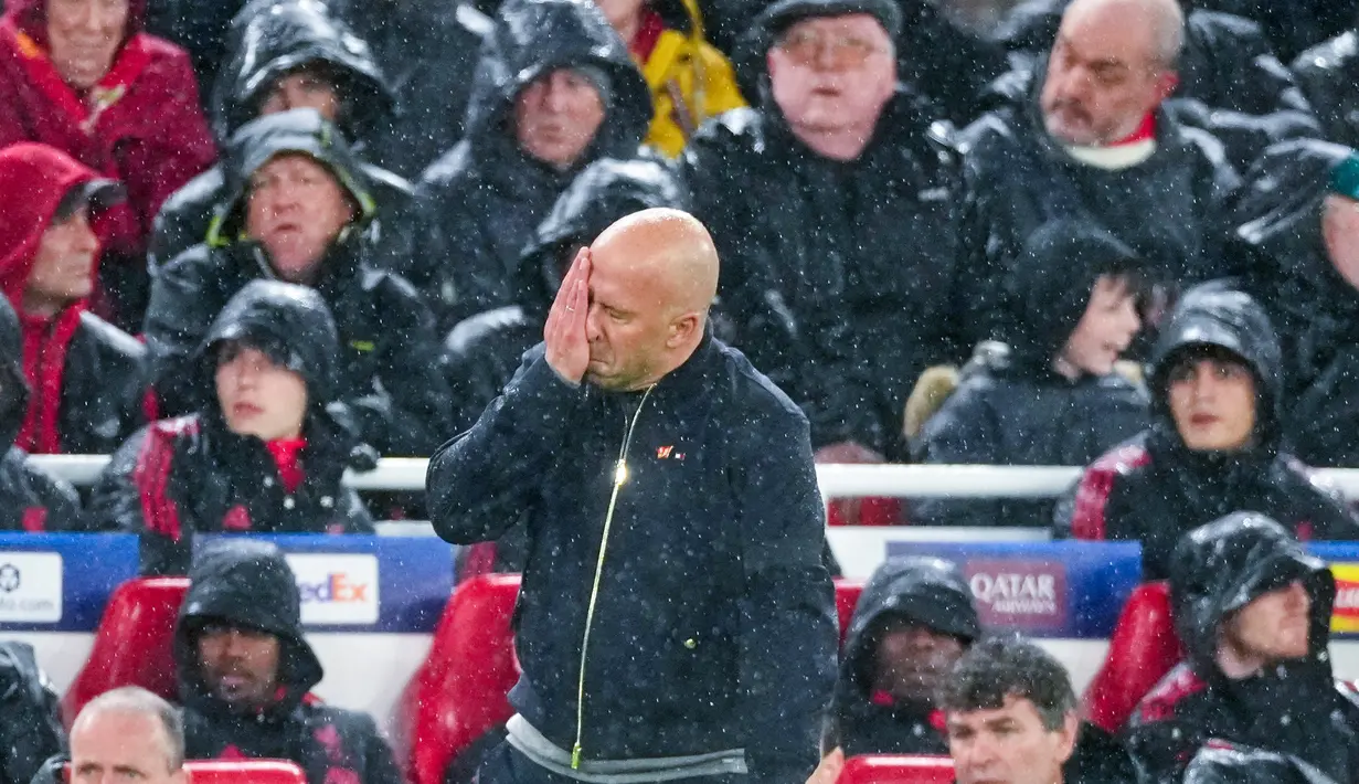 Duel yang digelar di Anfield, Rabu (15/4/2026) dini hari WIB itu memastikan PSG melaju ke semifinal dengan agregat meyakinkan 4-0. (AP Photo/Dave Shopland)