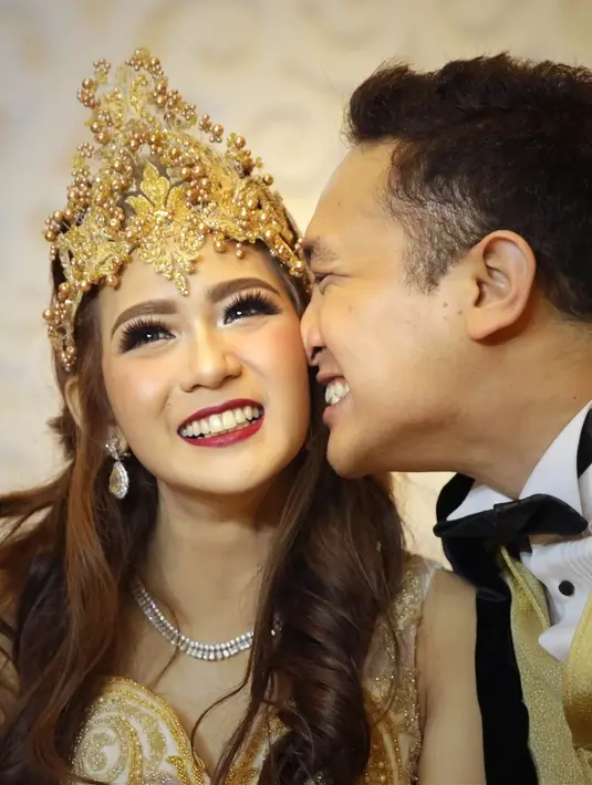 Pasangan pengantin baru itu juga telah merencanakan bulan madunya. Rencananya, pasangan ini akan menggelar bulan madunya ke berkeliling Eropa selama setengah bulan. (Bambang E. Ros/Bintang.com)