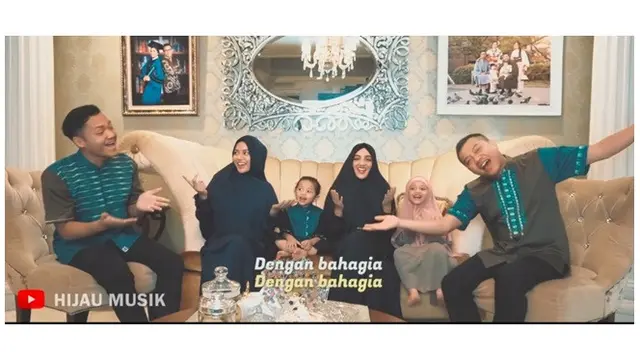 6 Potret Kompak Ashanty dan Arsy Saat Kenakan Hijab, Cantik dan Menawan