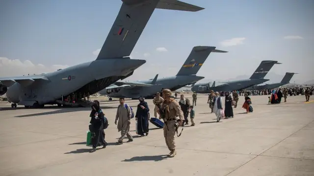 Evakuasi warga Afghanistan