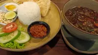 12 Rekomendasi Tempat Makan Enak di Duren Sawit 2026 yang Tak Boleh Terlewat