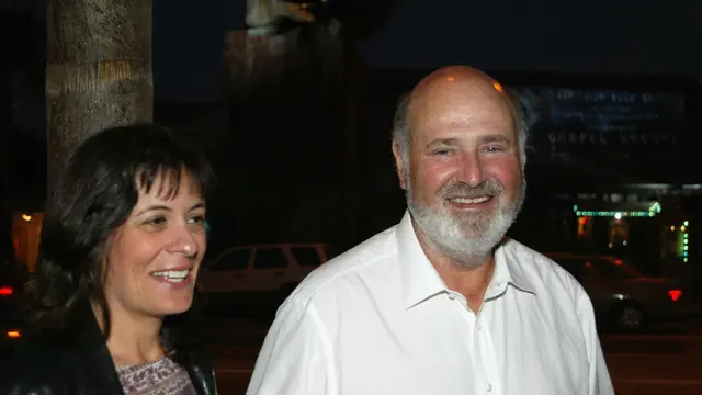 Sutradara Rob Reiner dan istrinya, Michelle pada 2003. (Frazer Harrison / Getty Images North America / Getty Images via AFP)