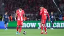 Pertemuan kedua akan digelar di Allianz Arena pekan depan. Bayern Munchen dipastikan akan tampil habis-habisan demi membalikkan keadaan dalam duel yang kembali diprediksi berlangsung sengit. (AP Photo/Christophe Ena)