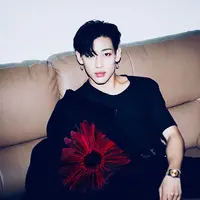 Beberapa waktu lalu, ibu Bambam GOT7 menjadi pusat perhatian publik. Hal ini bermula ketika ia menuliskan sebuah cuitan di akun Twitter pribadinya, @Gumihojung. (Foto: instagram.com/bambam1a)