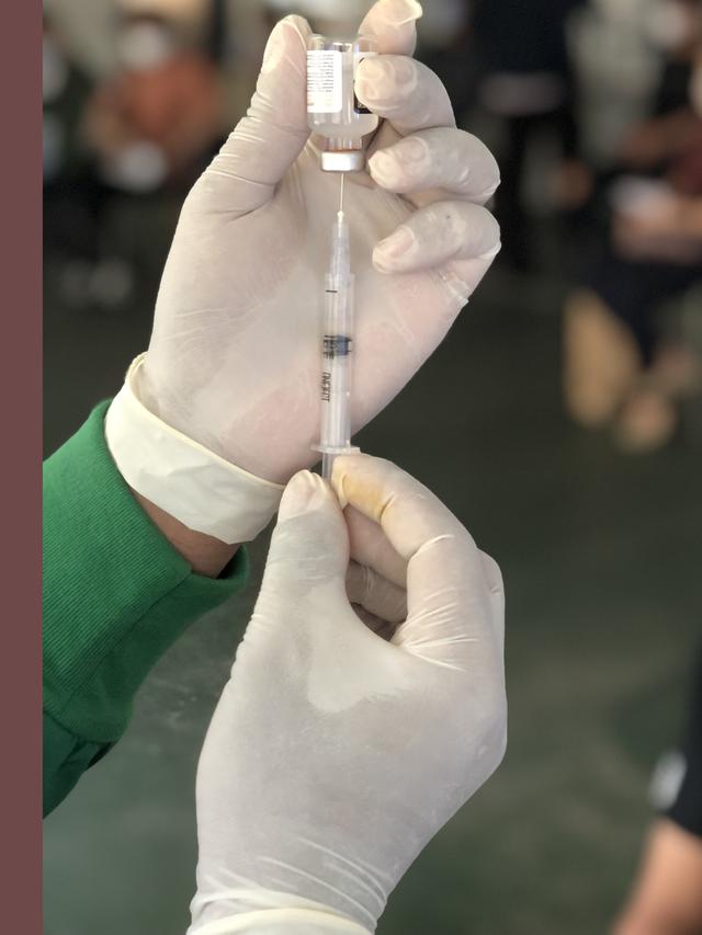 Universitas Moestopo menggelar vaksinasi Covid-19 secara gratis mulai Juli 2021. (Foto: Dok. Humas Universitas Prof. Dr. Moestopo (Beragama))