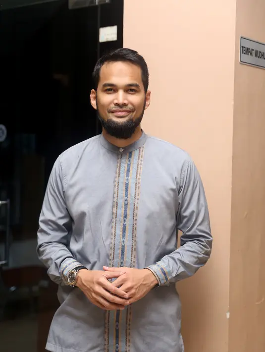 Sebagai suami dari Shireen Sungkar, Teuku Wisnu mendukung sang istri untuk menekuni dunia bisnis. Karena memang seperti diketahui, Shireen Sungkar telah memulai bisnis di dunia fesyen busana muslim. (Andy Masela/Bintang.com)