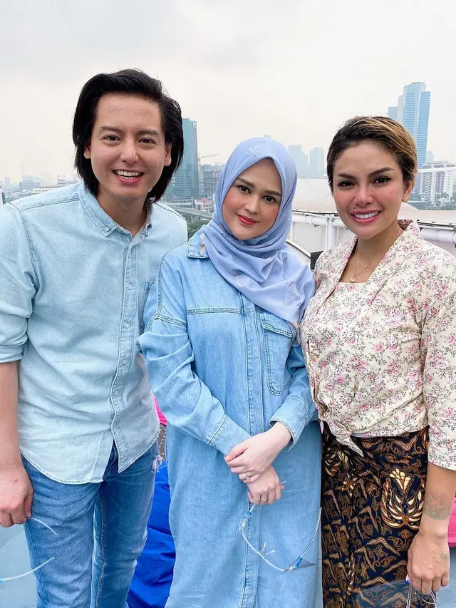 6 Potret Terbaru Cut Meyriska Usai Melahirkan, Curi Perhatian