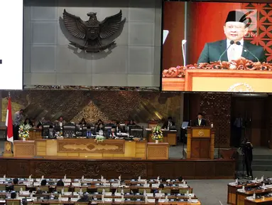 Suasana Rapat Paripurna ke-19 di Kompleks Parlemen, Senayan, Jakarta, Senin (5/3). Rapat Paripurna Pembukaan Masa Persidangan IV Tahun Sidang 2017-2018 diisi pidato Ketua DPR Bambang Soesatyo berjudul 'Kami Pelayan Rakyat'. (Merdeka.com/Iqbal Nugroho)