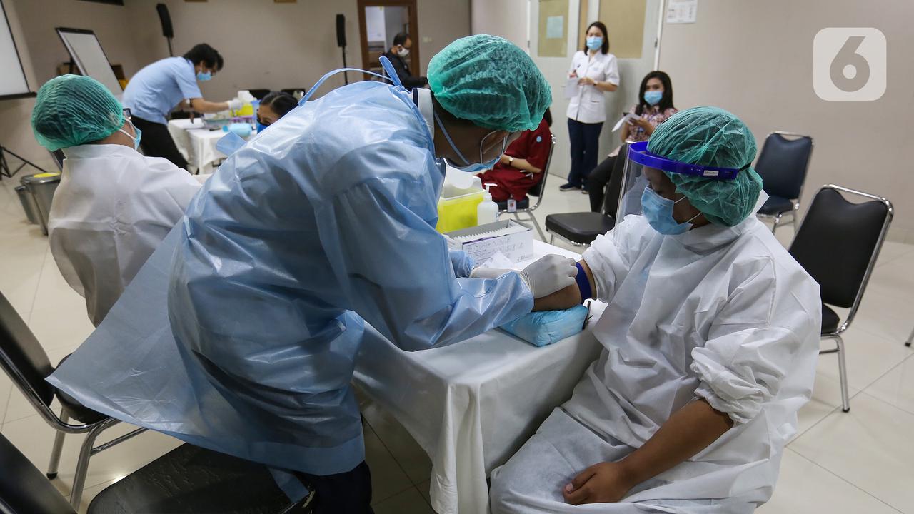 Lindungi Pasien saat Berobat, Karyawan dan Tenaga Medis Jalani Tes Serologi Covid-19