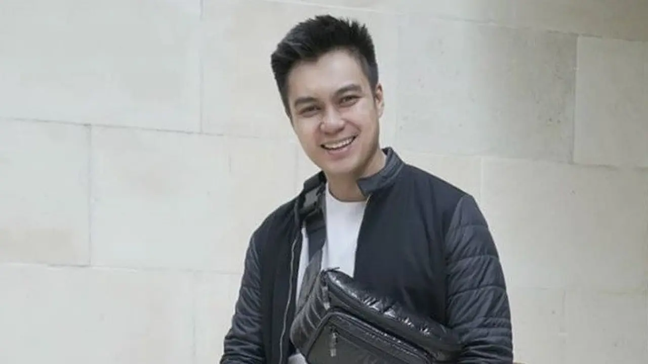 7 Momen Baim Wong Bagi-Bagi Masker, Tuai Pujian