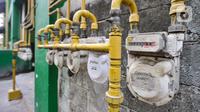 Instalasi jaringan gas PGN terpasang di Rusunawa Griya Tipar Cakung, Jakarta, Kamis (28/11/2019). Menurut pengelola rusun, saat ini tercatat hampir 90 persen penghuni beralih menggunakan Jargas PGN karena lebih hemat biaya. (merdeka.com/Iqbal Nugroho)