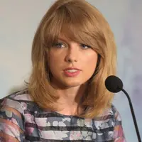 Merupakan hal yang wajar bagi setiap orang yang urusan pribadinya tak ingin diketahui oleh publik, sekalipun itu seorang selebriti. Seperti halnya Taylor Swift yang merasa bingug dengan pemberitaan soal dirinya. (AFP/Michael Loccisano)