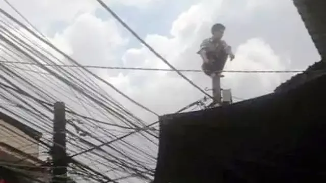 6 Tingkah Absurd Bapak-Bapak yang di Luar Nalar, Bikin Geregetan