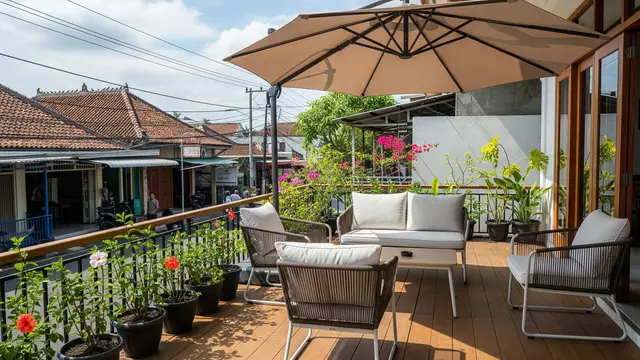 Teras dengan Furnitur Tahan Panas