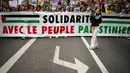 Puluhan ribu warga Palestina terusir dari tempat tinggal mereka akibat serangan Israel dan perintah evakuasi. Kebanyakan pengungsi Palestina tinggal di sekolah-sekolah di Jalur Gaza. (Lionel BONAVENTURE/AFP)