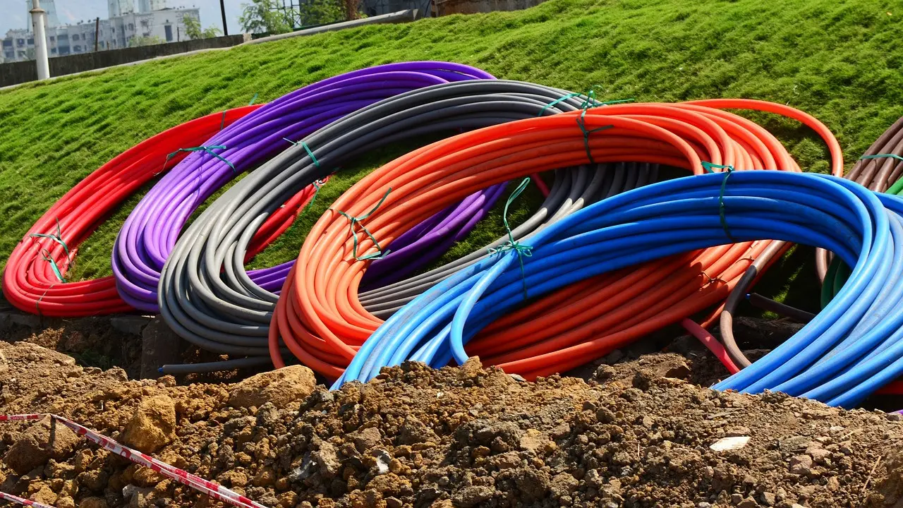 Ilustrasi Kabel Serat Optik, Fiber Optik