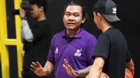 Asisten pelatih CLS Knights Indonesia, Koko Heru Setyo Nugroho. (Bola.com/Aditya Wany)