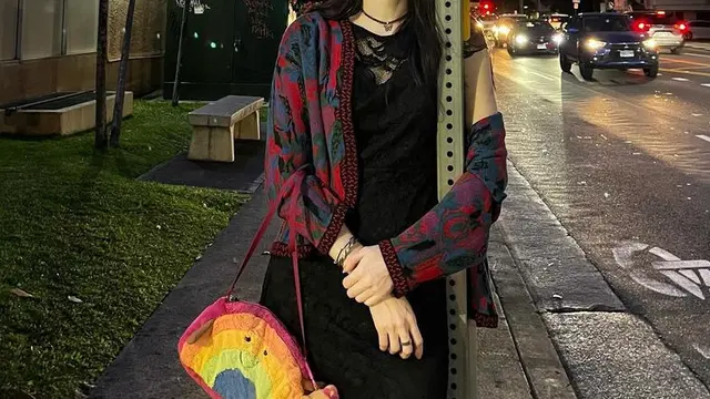 Tampilan Han So Hee. [@xeesoxee]