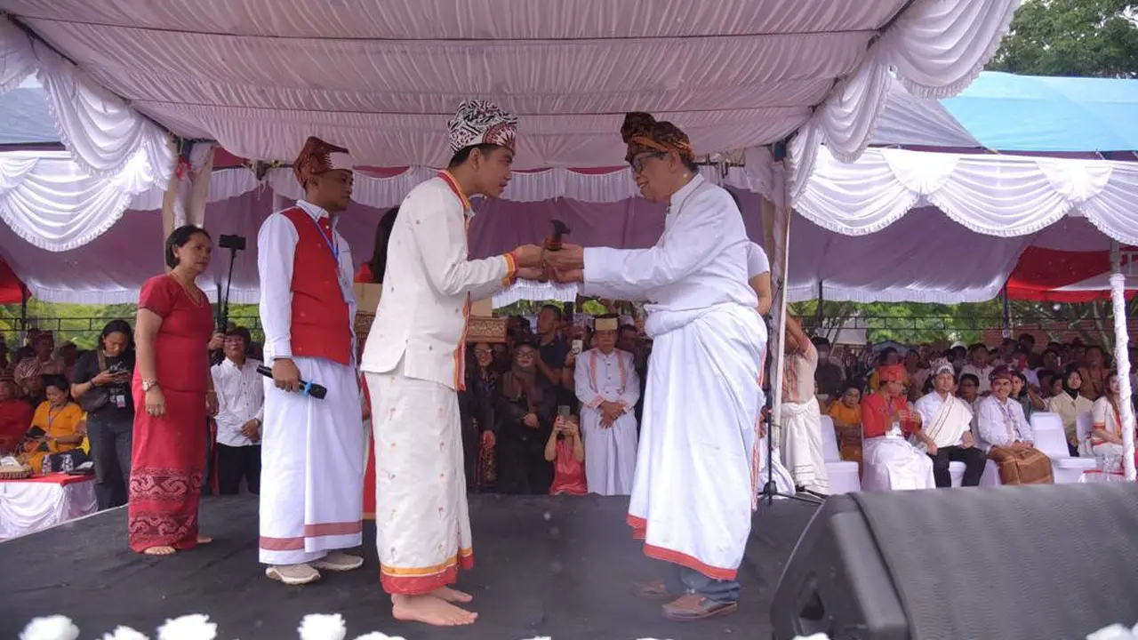 Cawapres nomor urut 2 Gibran Rakabuming Raka mendapat gelar Lasok Pindan di Sulawesi Selatan.