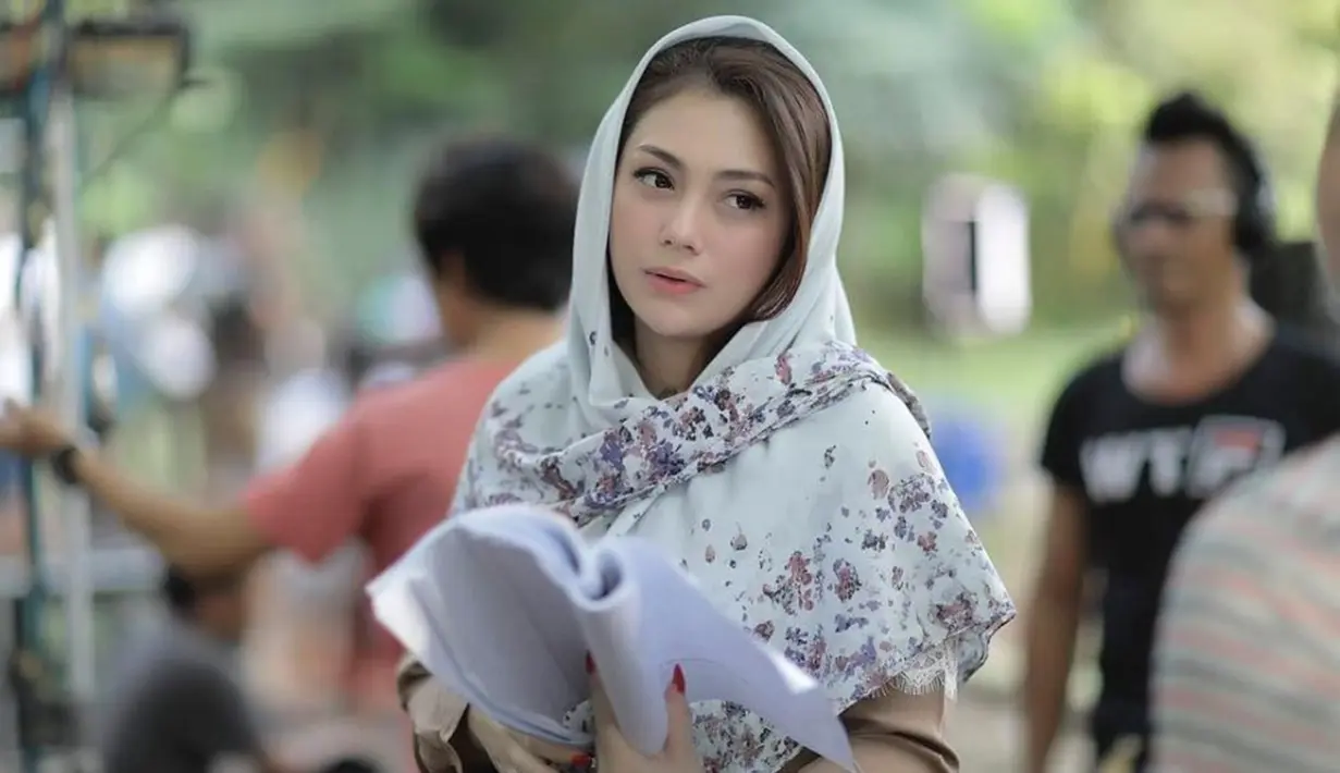 Celine Evangelista sendiri terbilang aktif di media sosial. Dirinya juga kerap mengunggah berbagai kegiatan serta gaya OOTD dalam akun Instagram pribadinya. (Liputan6.com/IG/@celine_evangelista)