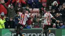 Pemain Sunderland, Lamine Kone, merayakan gol bunuh diri kiper MU, David de Gea, dalam laga Liga Inggris di Stadium of Lights, Sunderland, Sabtu (13/2/2016) malam WIB. (AFP/Oli Scarff)