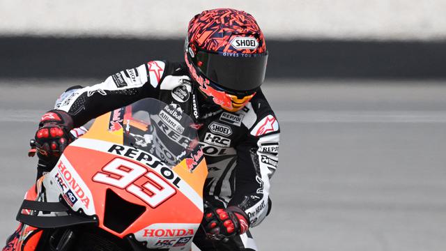 Foto: Kesibukan Pebalap MotoGP saat Hari Pertama Tes Pramusim di Malaysia, Bezzecchi Tercepat dengan Ducati Desmosedici